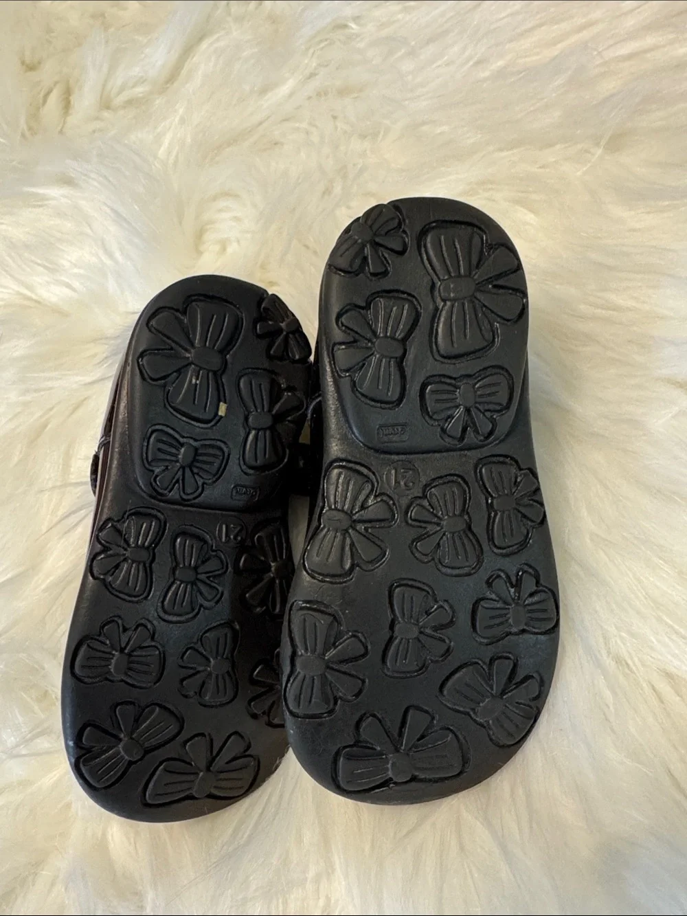 Toddler Black Patent Mary Jane Dress Shoes with Jewel Accent